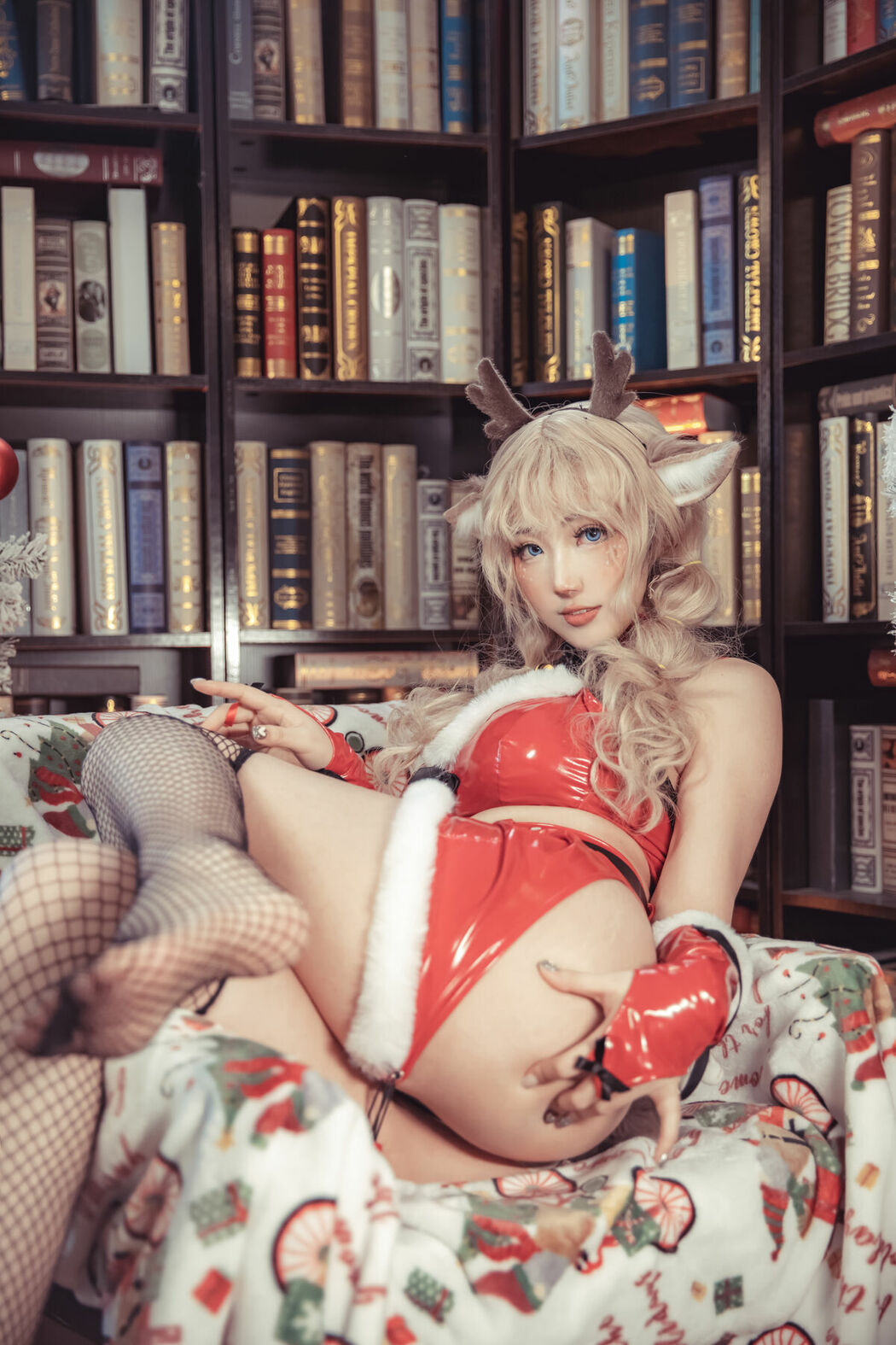 Coser@刺青Poi And 冬马路纱 – 驯鹿与狼 (41P)