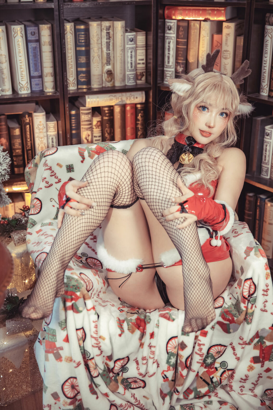 Coser@刺青Poi And 冬马路纱 – 驯鹿与狼 (41P)