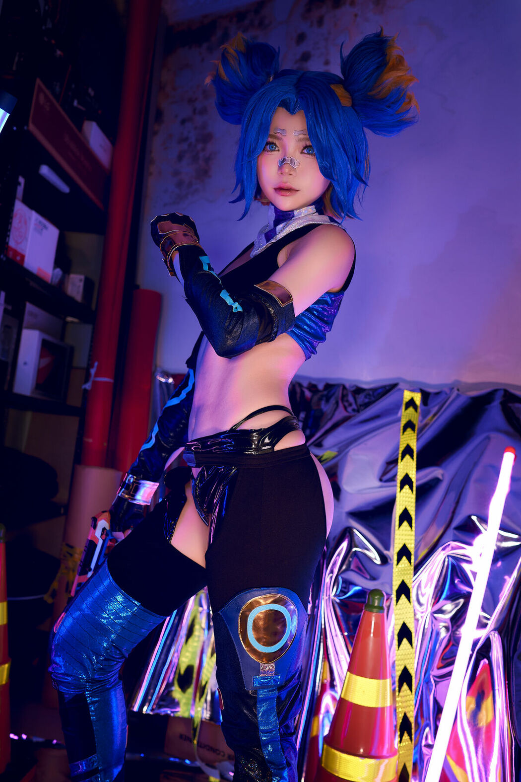 Coser@ZinieQ – Valorant Neon (41P – 2V)