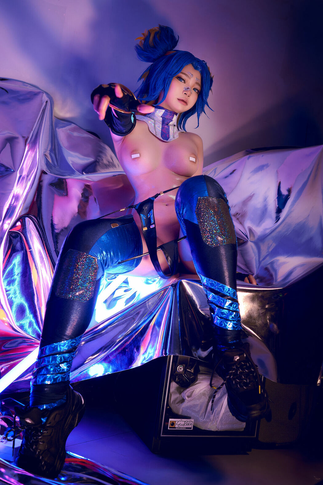 Coser@ZinieQ – Valorant Neon (41P – 2V)