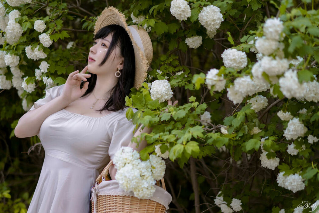 Coser@皮皮奶可可爱了啦 – 绣球花 (37P)