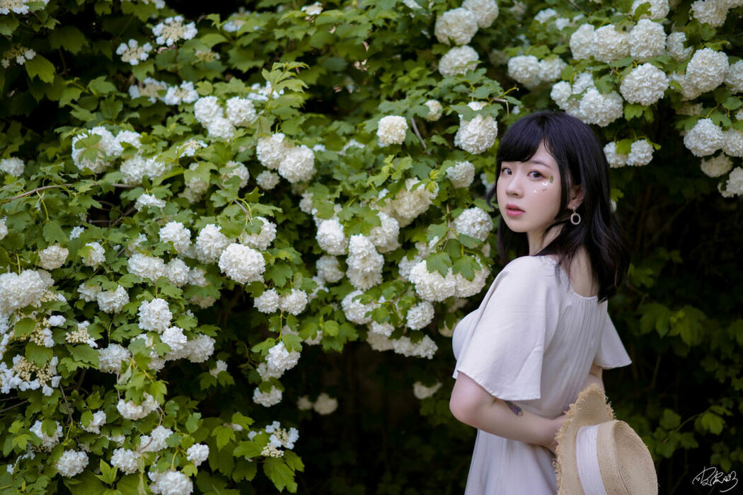 Coser@皮皮奶可可爱了啦 – 绣球花 (37P)