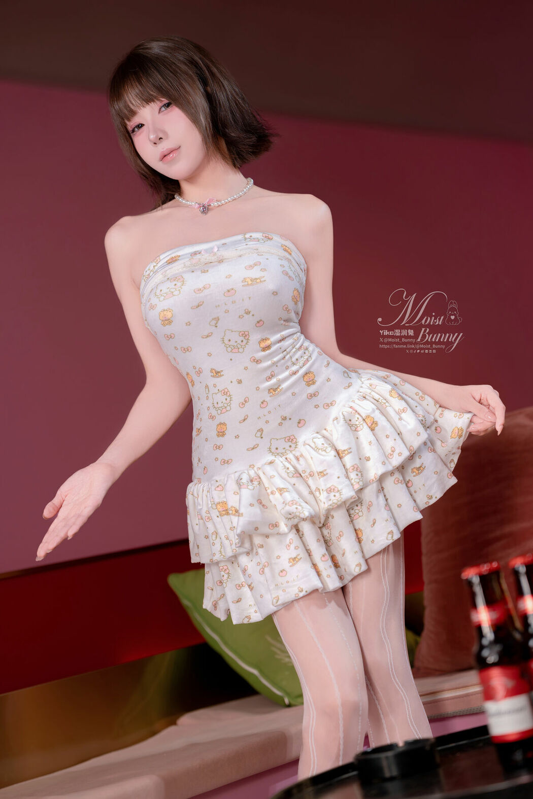 Coser@黏黏团子兔 – 11月作品 公主小妹 Part02 (49P)