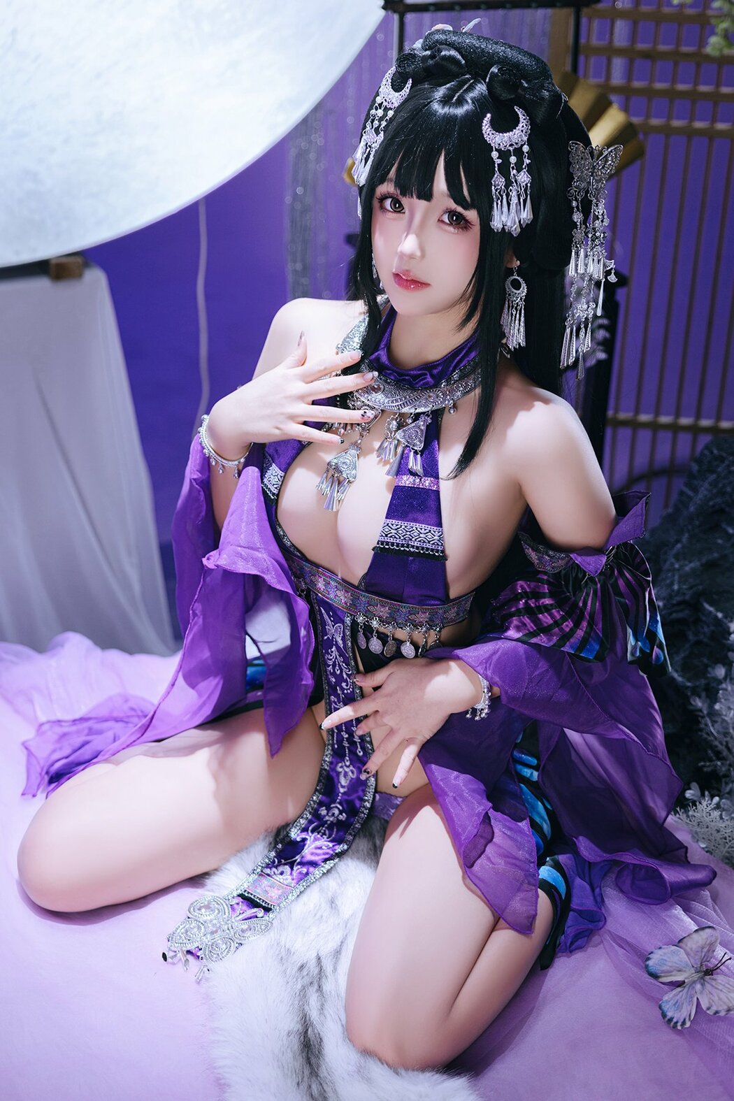 Coser@日奈娇 – 苗疆巫女 Part01 (51P – 5V) Cover Photo
