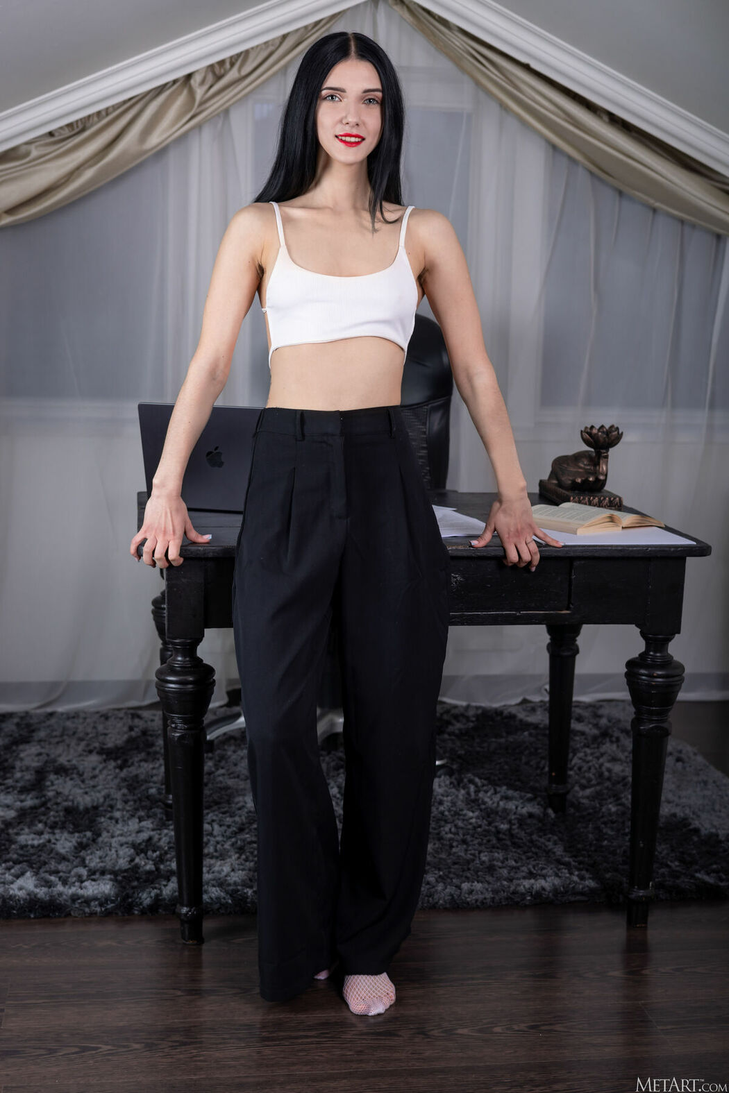 MetArt Posy – Red Lips Part01 (60P)