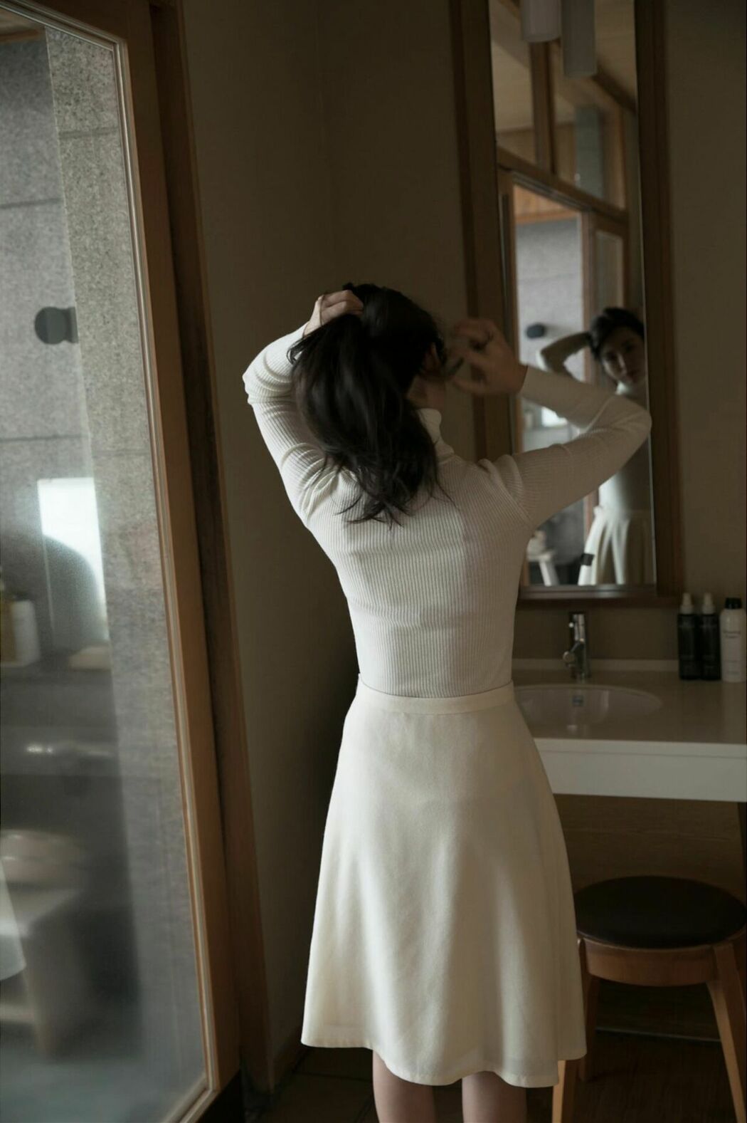 JP Miu Nakamura 仲村美海 – 週刊ポストデジタル写真集 背中を流して (73P)