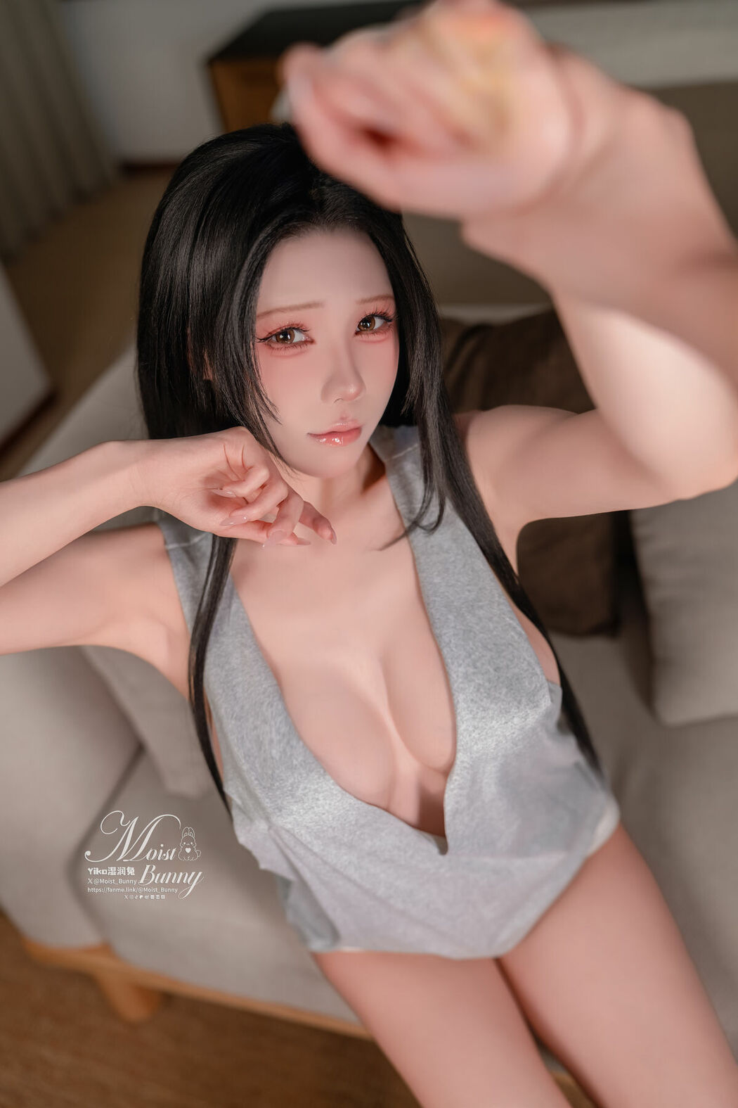 Coser@黏黏团子兔 – 12月作品 小酌怡情 Part01 (65P – 3V)
