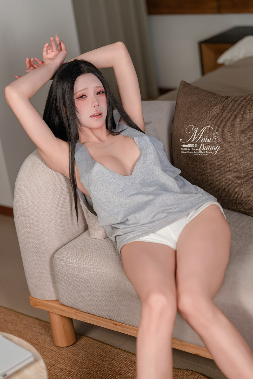 Coser@黏黏团子兔 – 12月作品 小酌怡情 Part01 (65P – 3V)