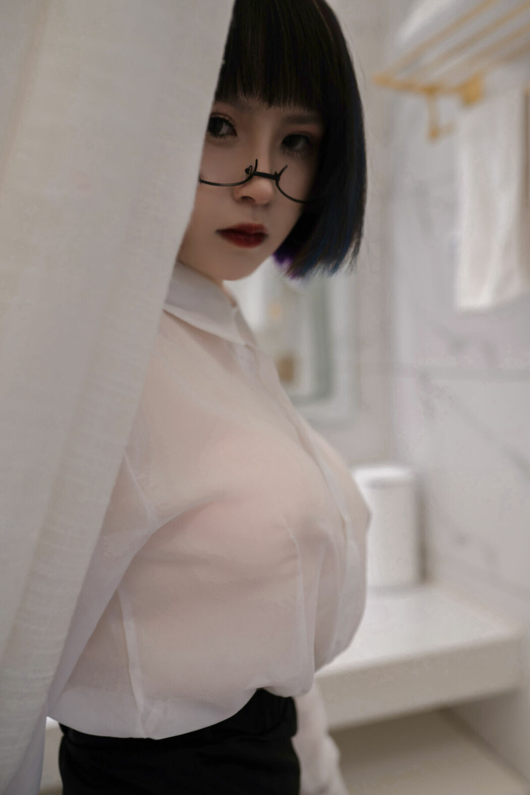 Coser@晕崽Zz – 迷情小秘 (44P)