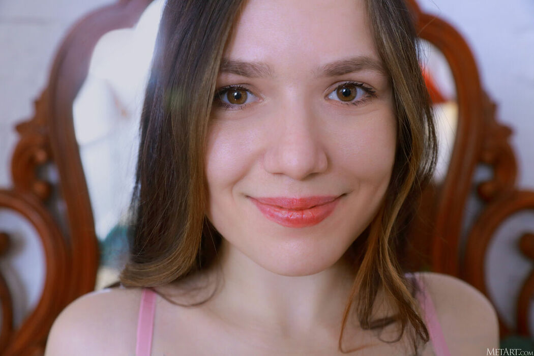 MetArt Emma – Presenting Emma Part01 (61P)