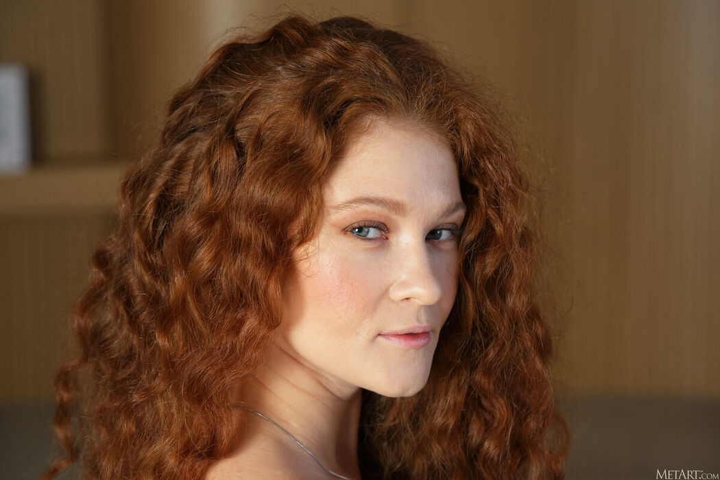 MetArt Foxy Sofilie – Crimson Contrast Part02 (62P)