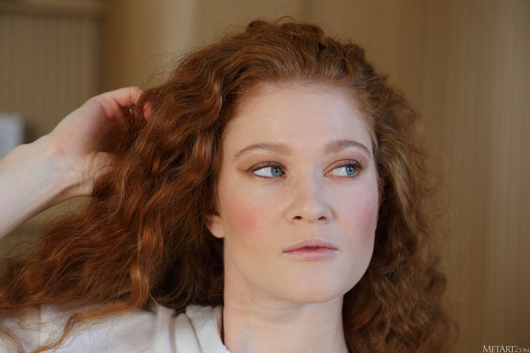 MetArt Foxy Sofilie – Crimson Contrast Part01 (61P)