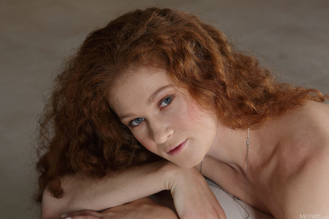 MetArt Foxy Sofilie – Crimson Contrast Part02 (62P)