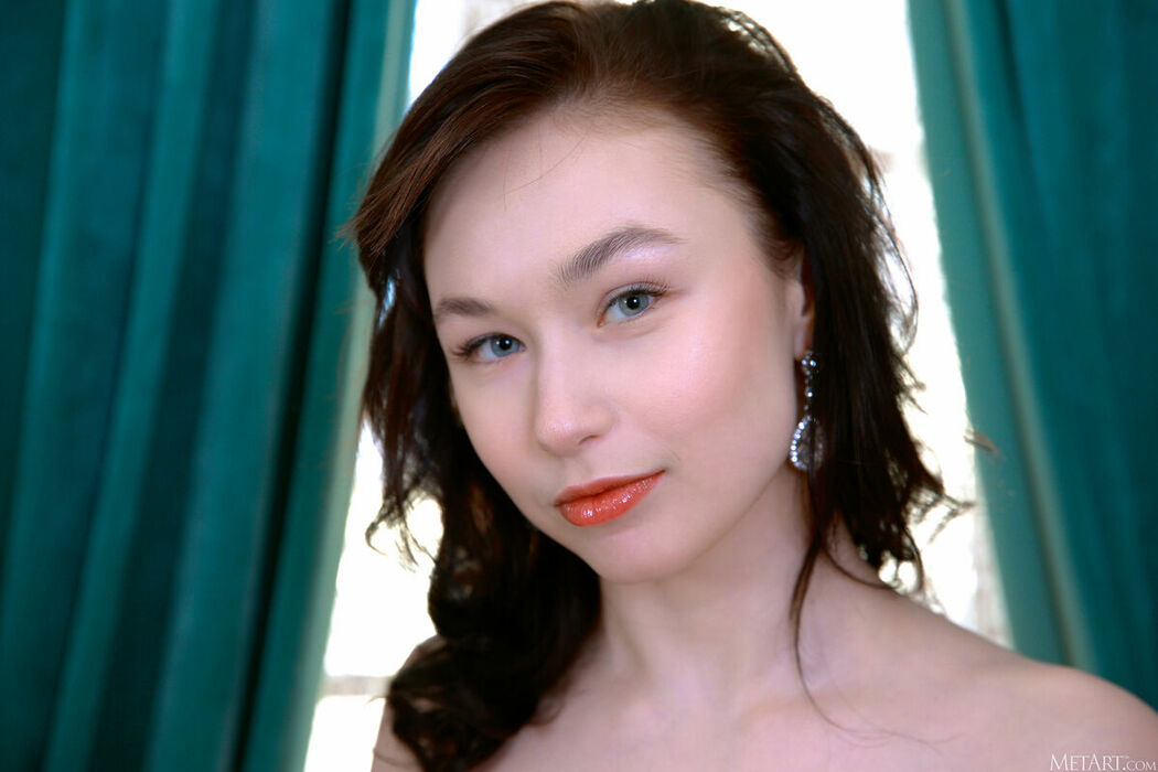 MetArt Leona Lace – Jewel Tones Part02 (60P)