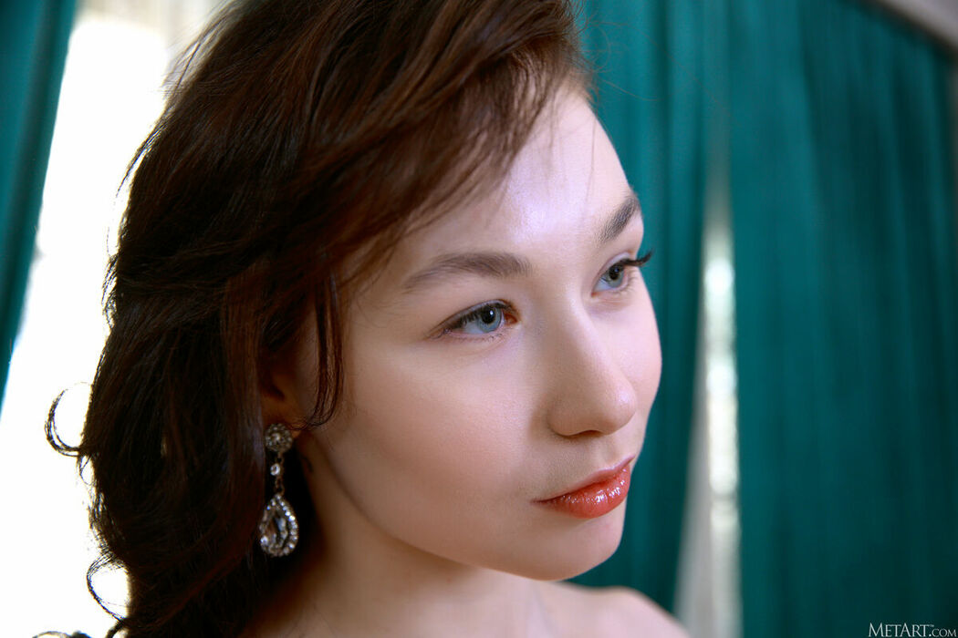 MetArt Leona Lace – Jewel Tones Part02 (60P)