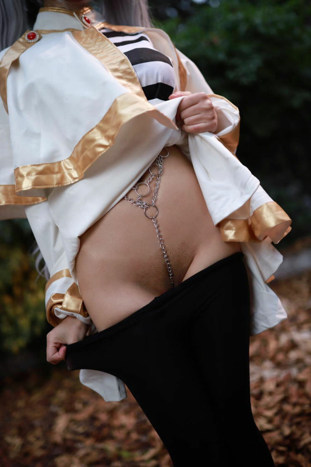 Coser@上杉绘梨落 – 葬送的芙莉莲 (45P)