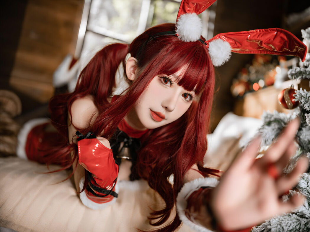 Coser@仙女月 – 红色圣诞兔 (33P)