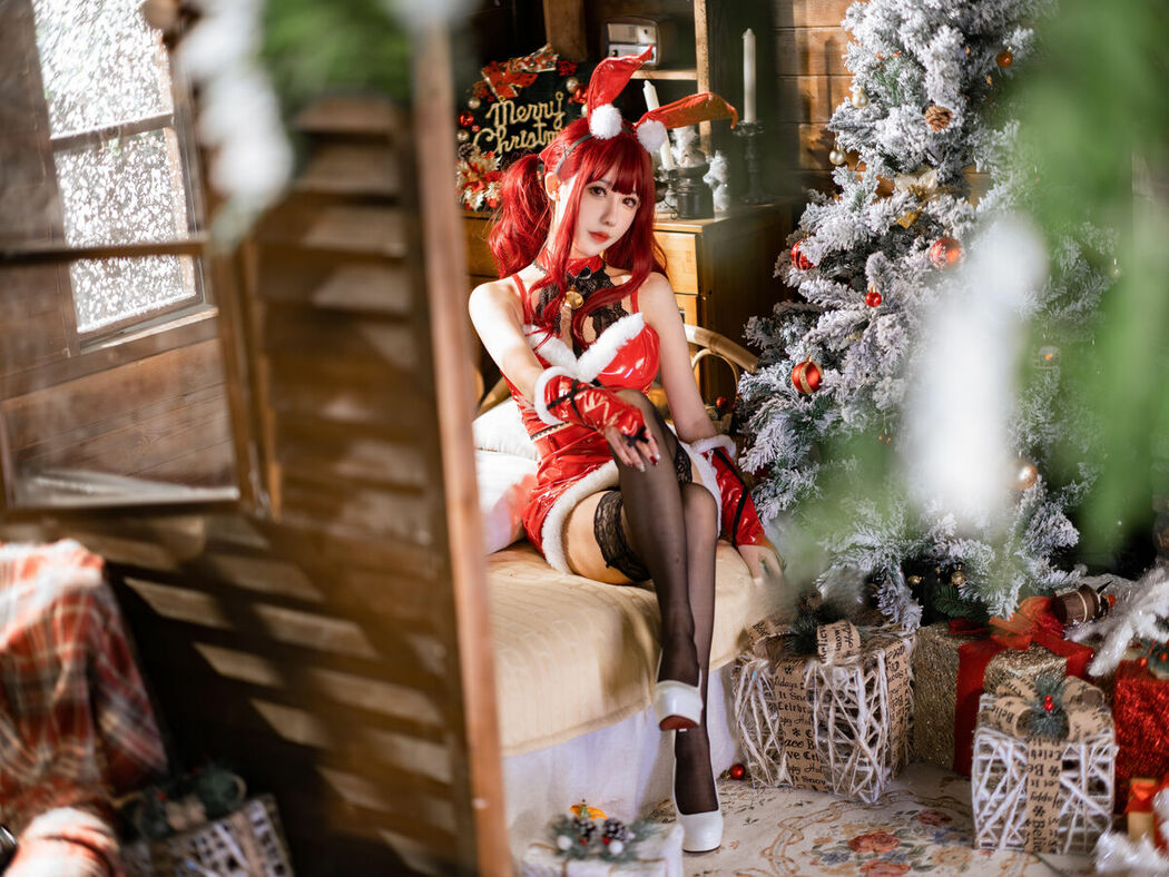 Coser@仙女月 – 红色圣诞兔 (33P)