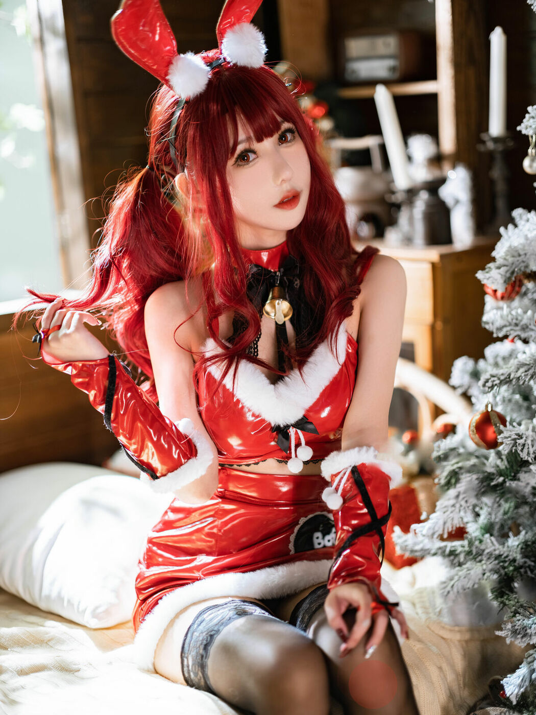 Coser@仙女月 – 红色圣诞兔 (33P)