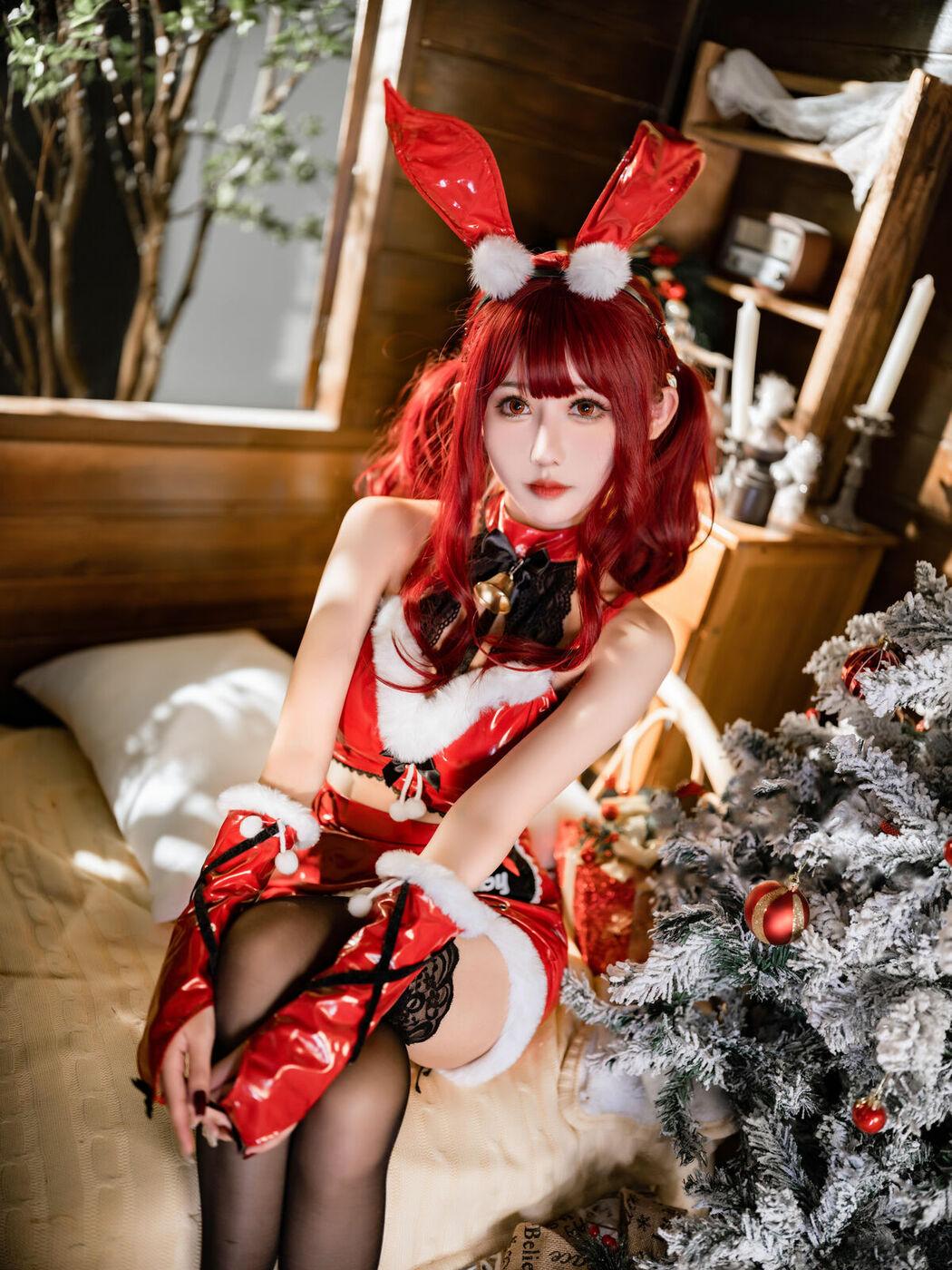 Coser@仙女月 – 红色圣诞兔 (33P)