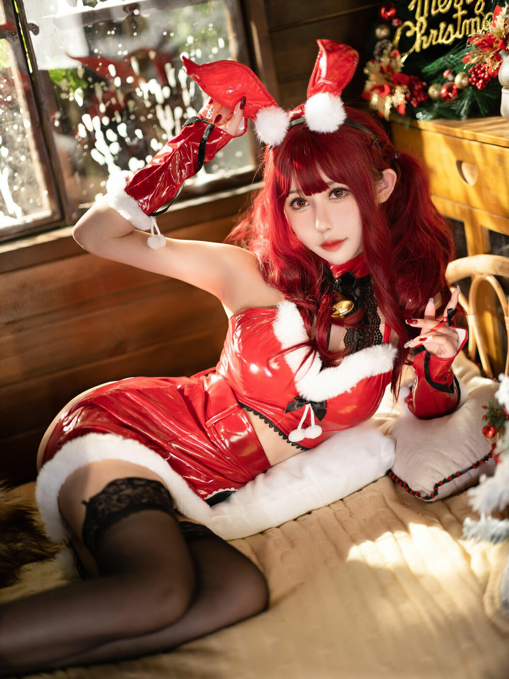 Coser@仙女月 – 红色圣诞兔 (33P)