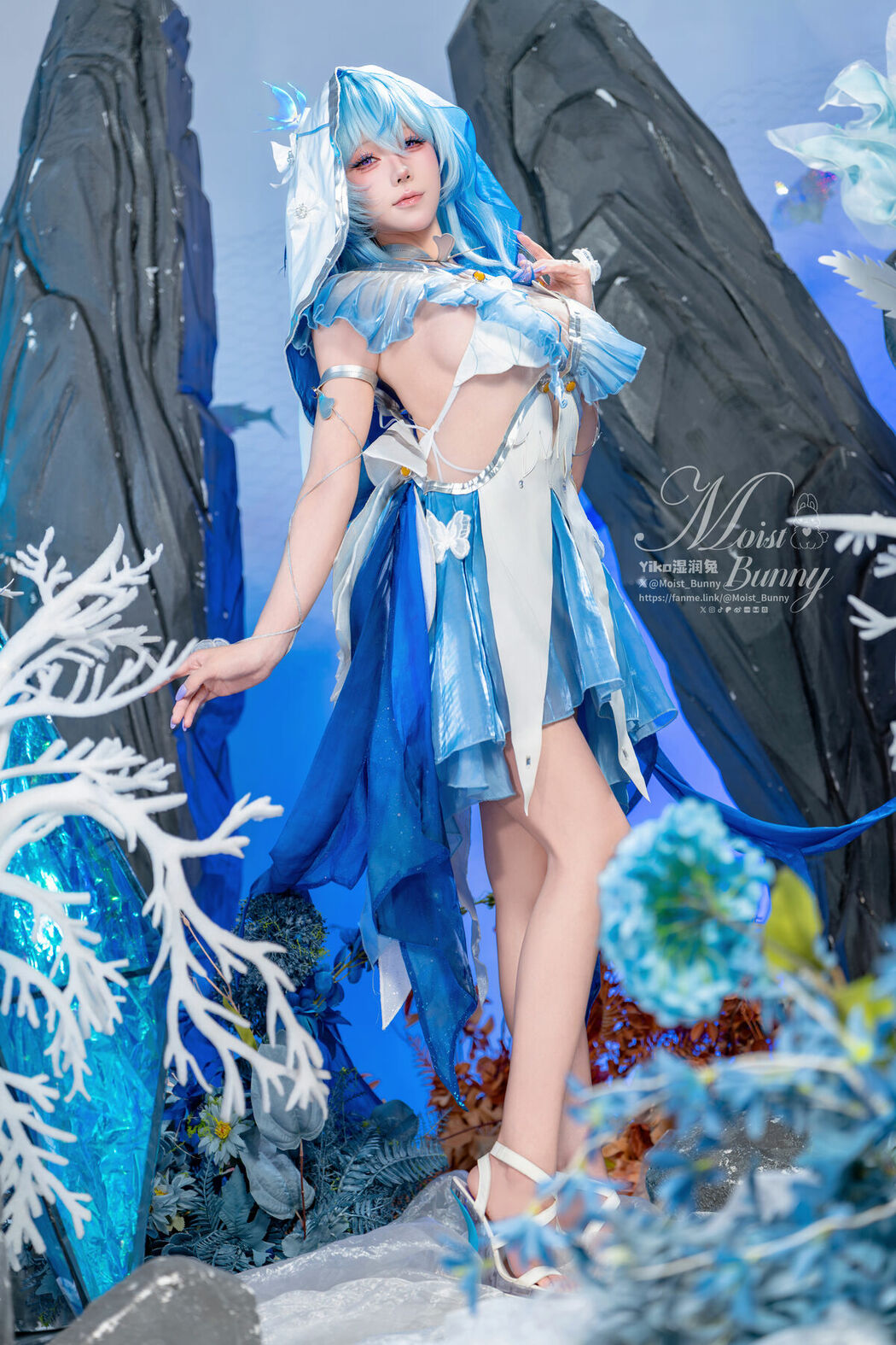 Coser@黏黏团子兔 – 11月作品『守岸人 Part02 (61P)