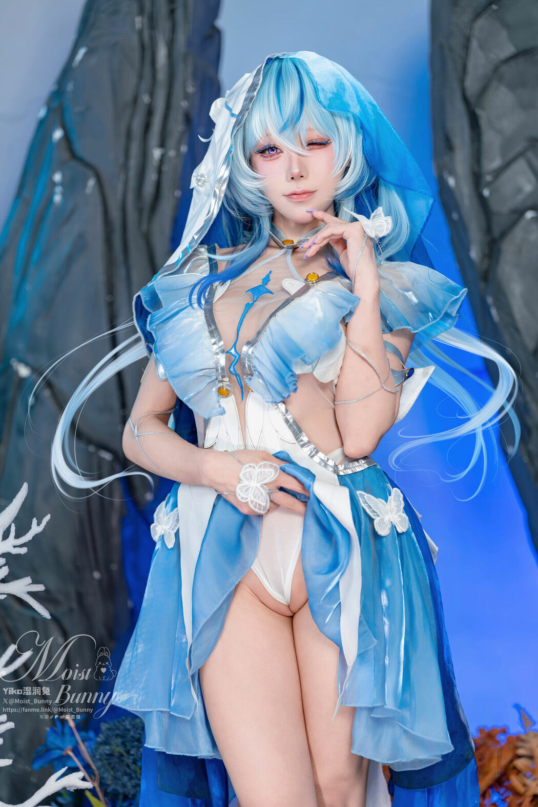 Coser@黏黏团子兔 – 11月作品『守岸人 Part01 (62P – 2V)