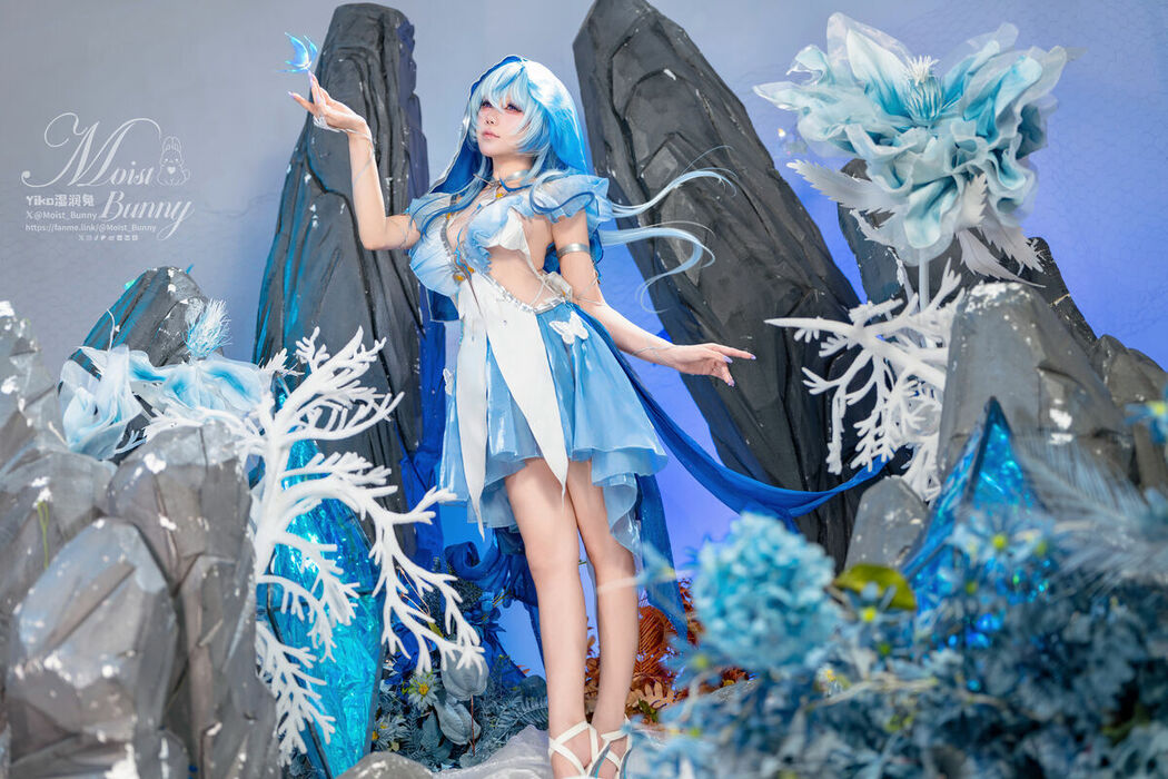 Coser@黏黏团子兔 – 11月作品『守岸人 Part01 (62P – 2V)