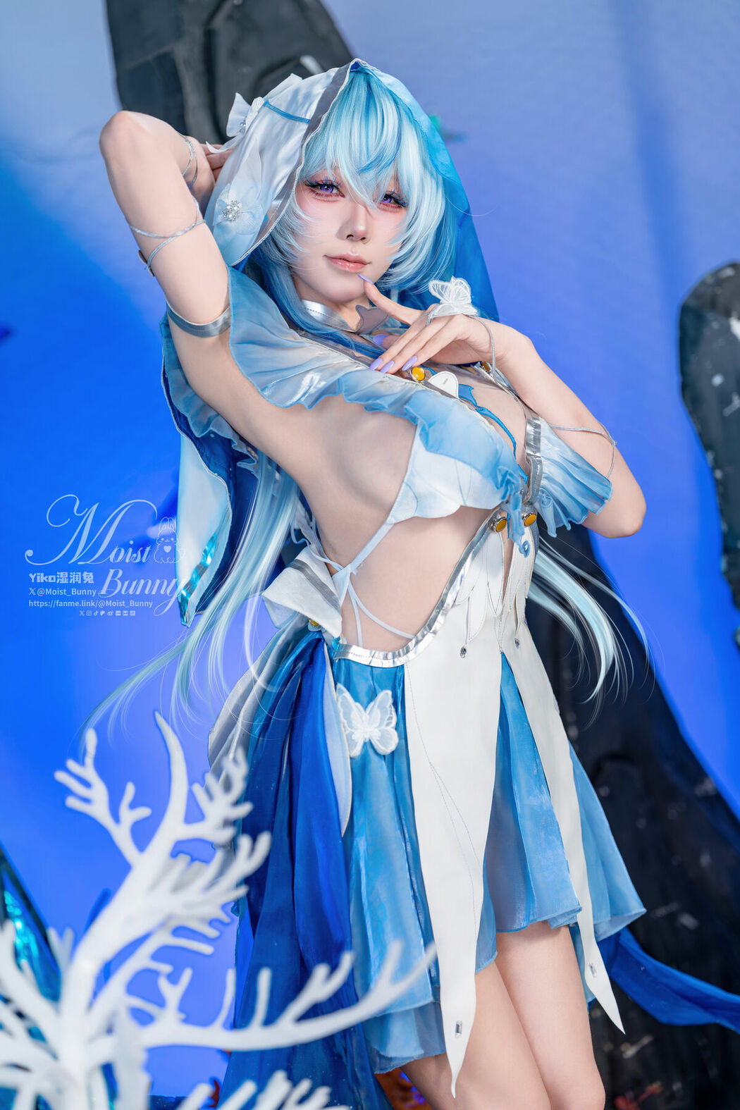 Coser@黏黏团子兔 – 11月作品『守岸人 Part02 (61P)