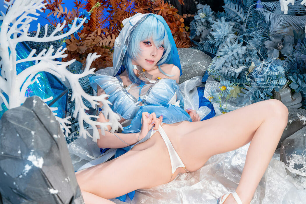 Coser@黏黏团子兔 – 11月作品『守岸人 Part01 (62P – 2V)