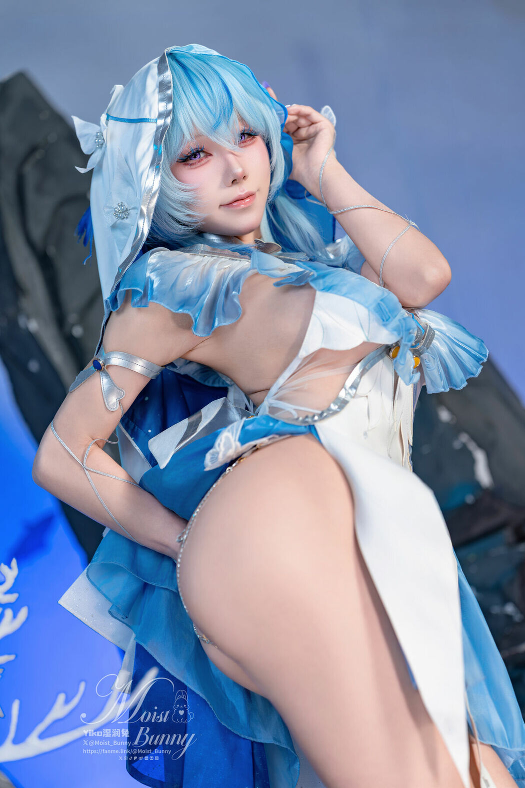 Coser@黏黏团子兔 – 11月作品『守岸人 Part01 (62P – 2V)