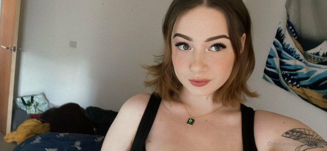Evie Gee bby_gee