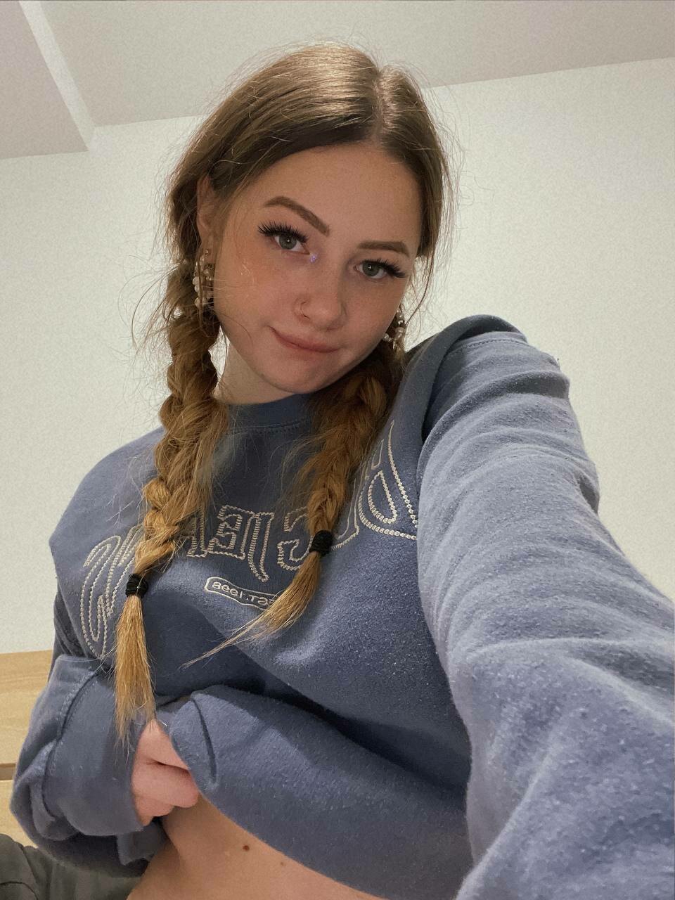 Evie Gee bby_gee