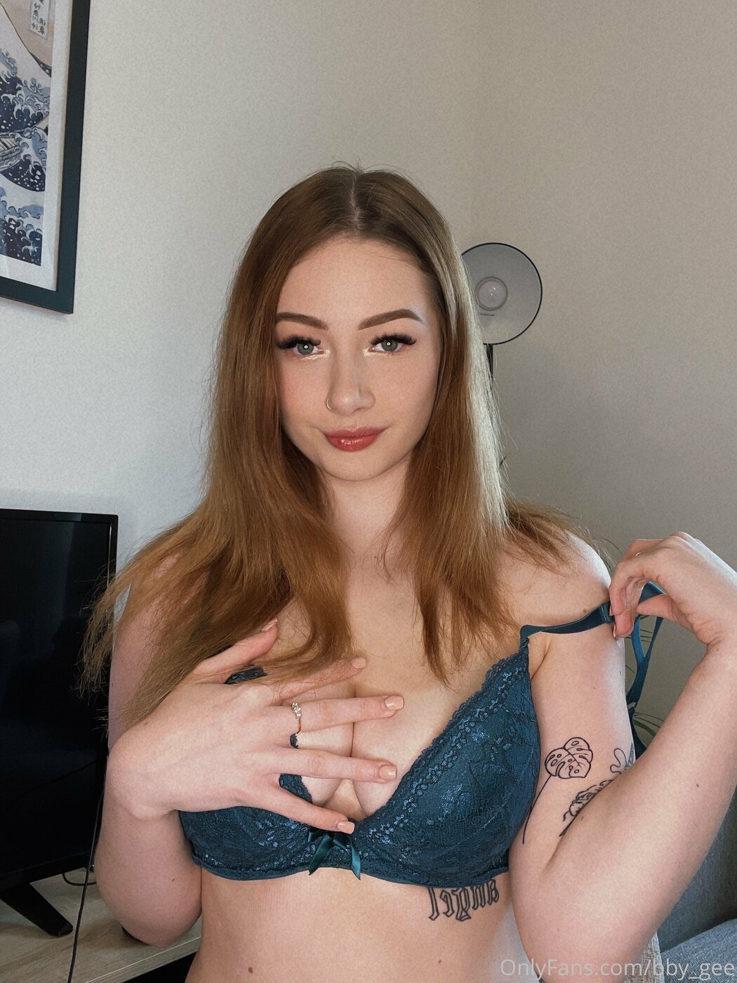 Evie Gee bby_gee
