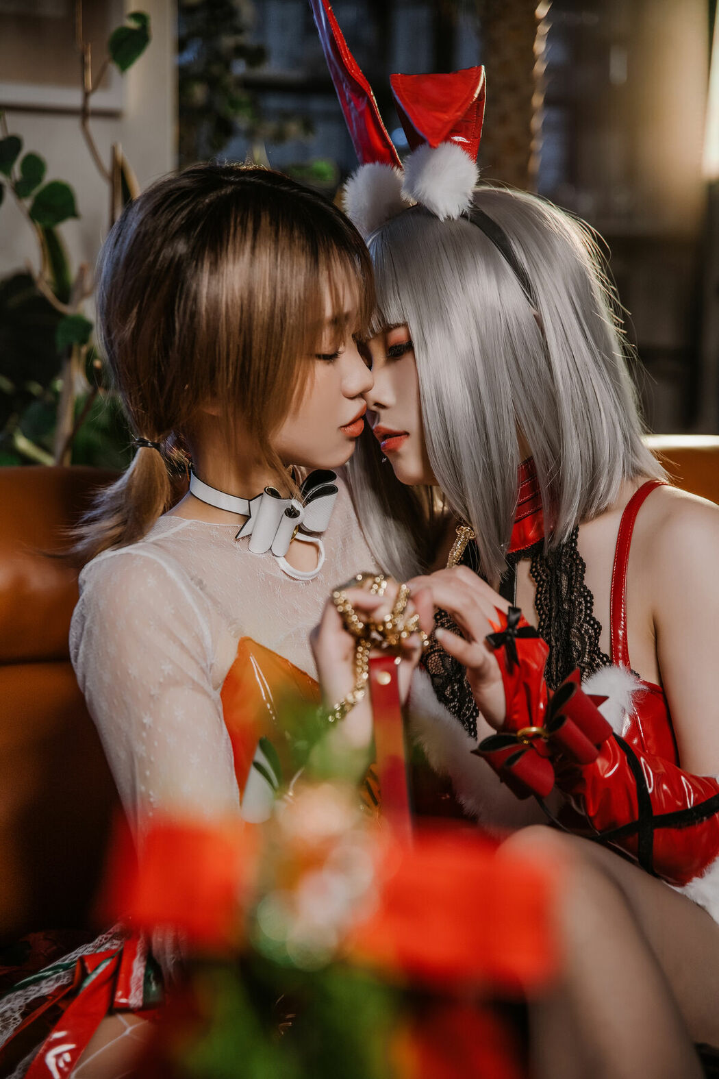 Coser@柒柒要乖哦 And 末夜787 – 双人圣诞礼物 (65P)