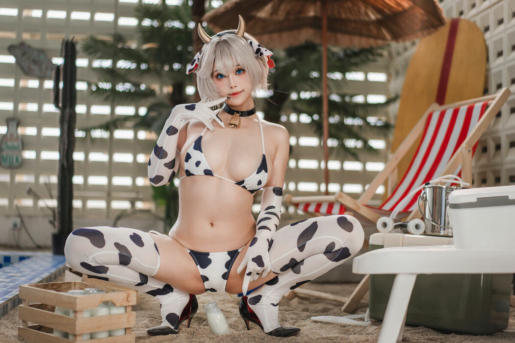 Coser@蜜汁猫裘 – 棕色尘埃 奶牛 Part01 (59P – 2V)