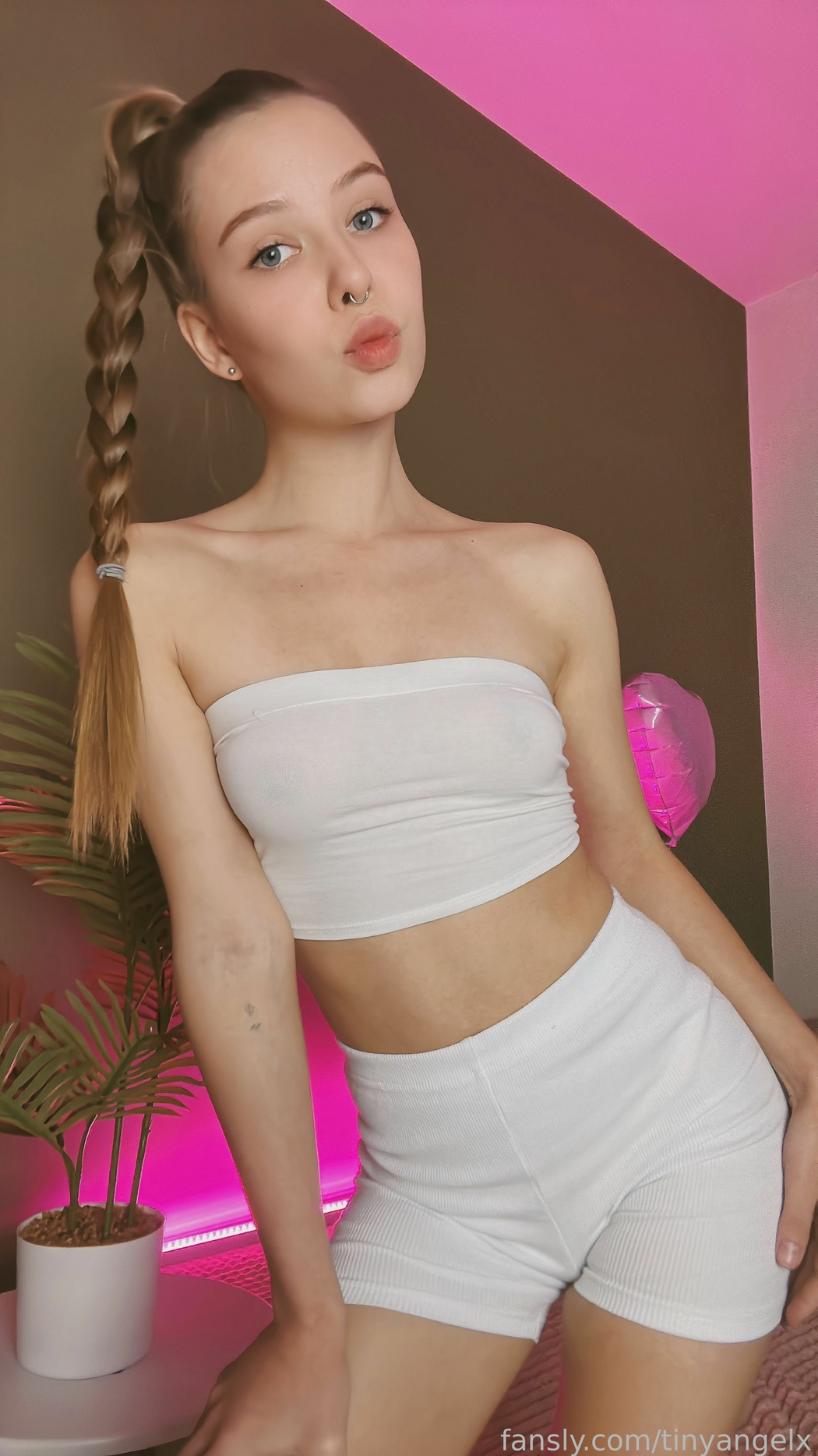 tinyangelx (tiny_angel)