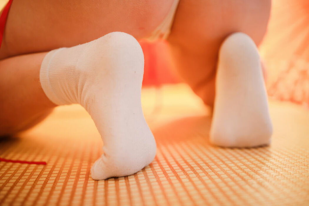 Coser@胡桃猫Kurumineko And 十万珍吱伏特 – 巫女And僵尸 Part02 (61P)