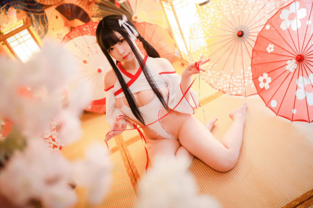 Coser@胡桃猫Kurumineko And 十万珍吱伏特 – 巫女And僵尸 Part01 (62P)