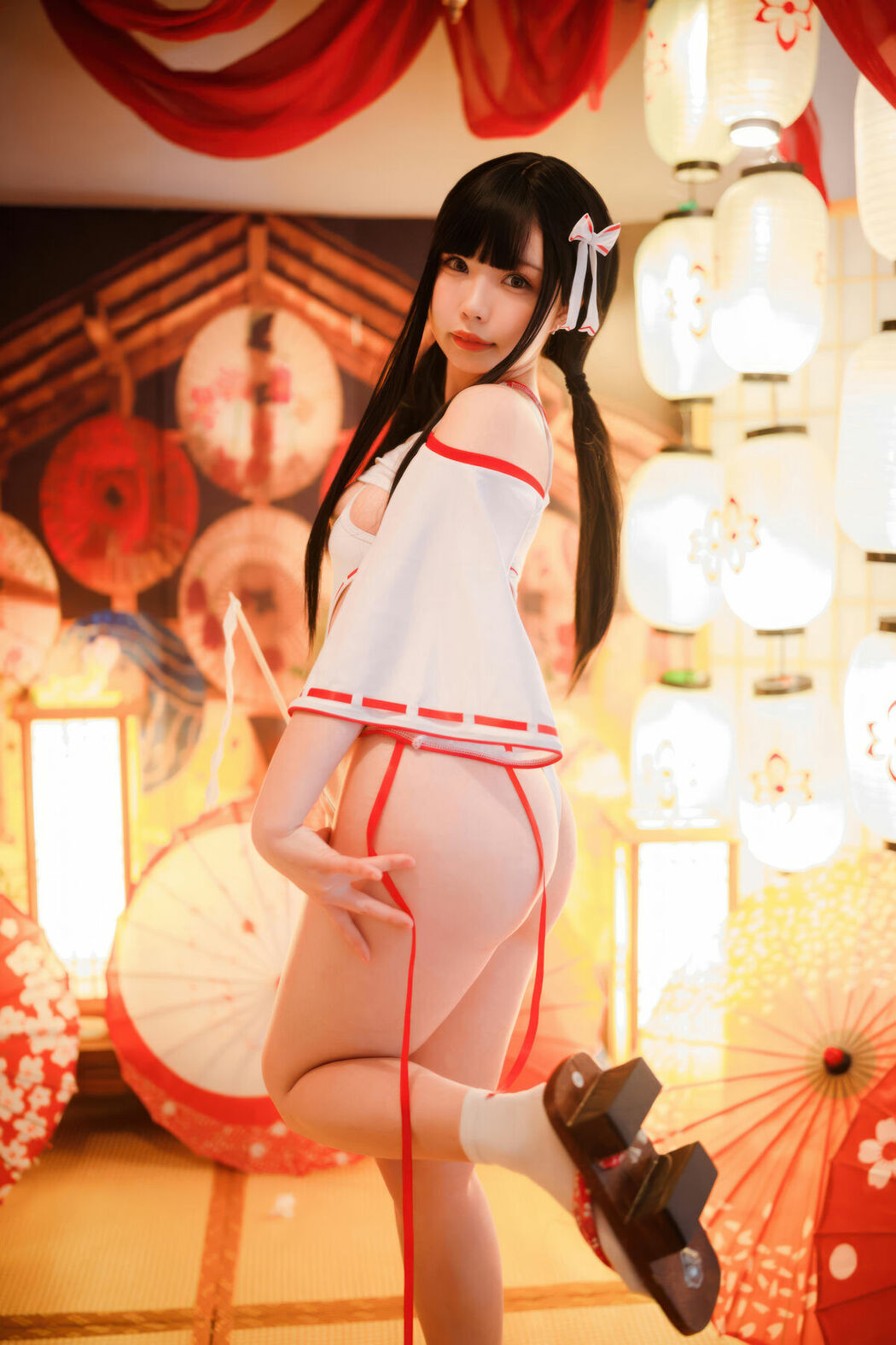 Coser@胡桃猫Kurumineko And 十万珍吱伏特 – 巫女And僵尸 Part02 (61P)