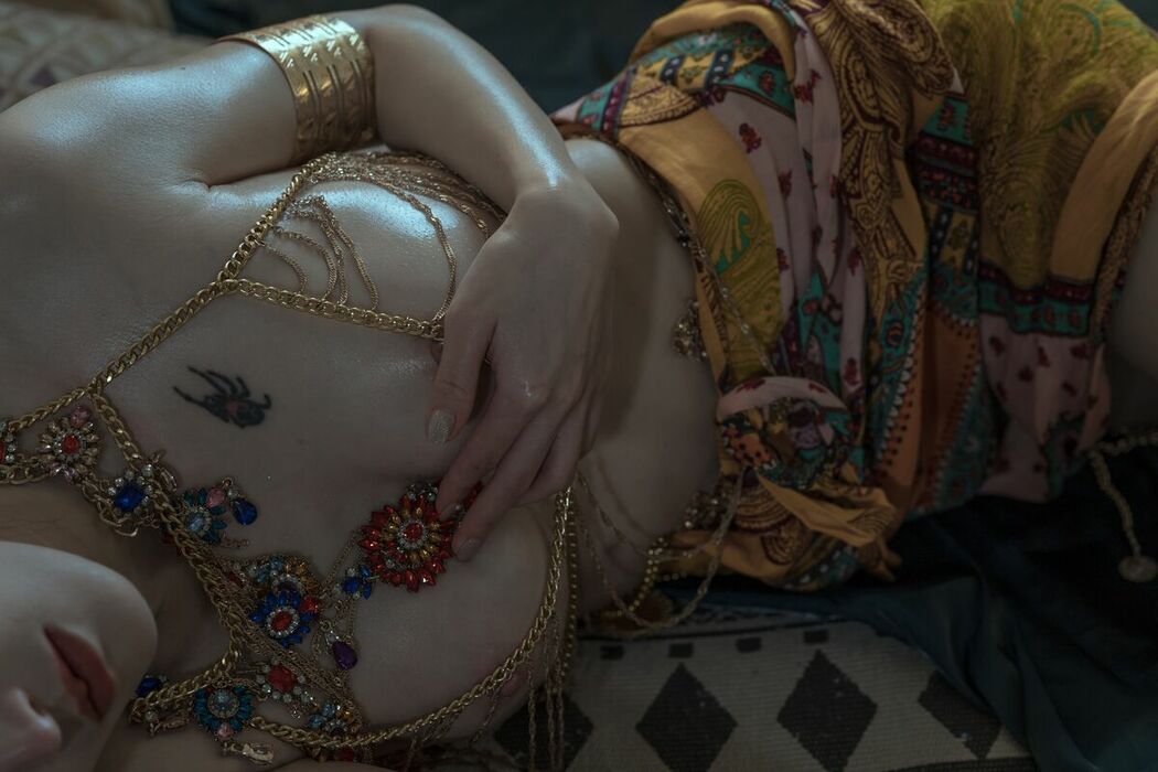 Coser@鹿八岁 – 神明少女 (44P)