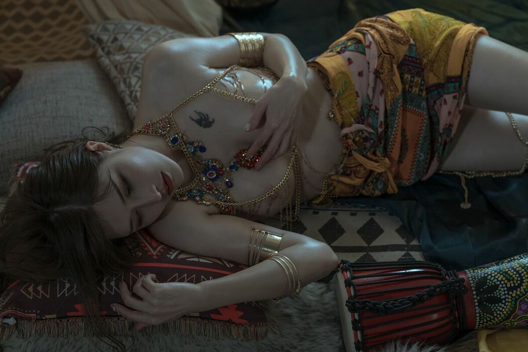 Coser@鹿八岁 – 神明少女 (44P)