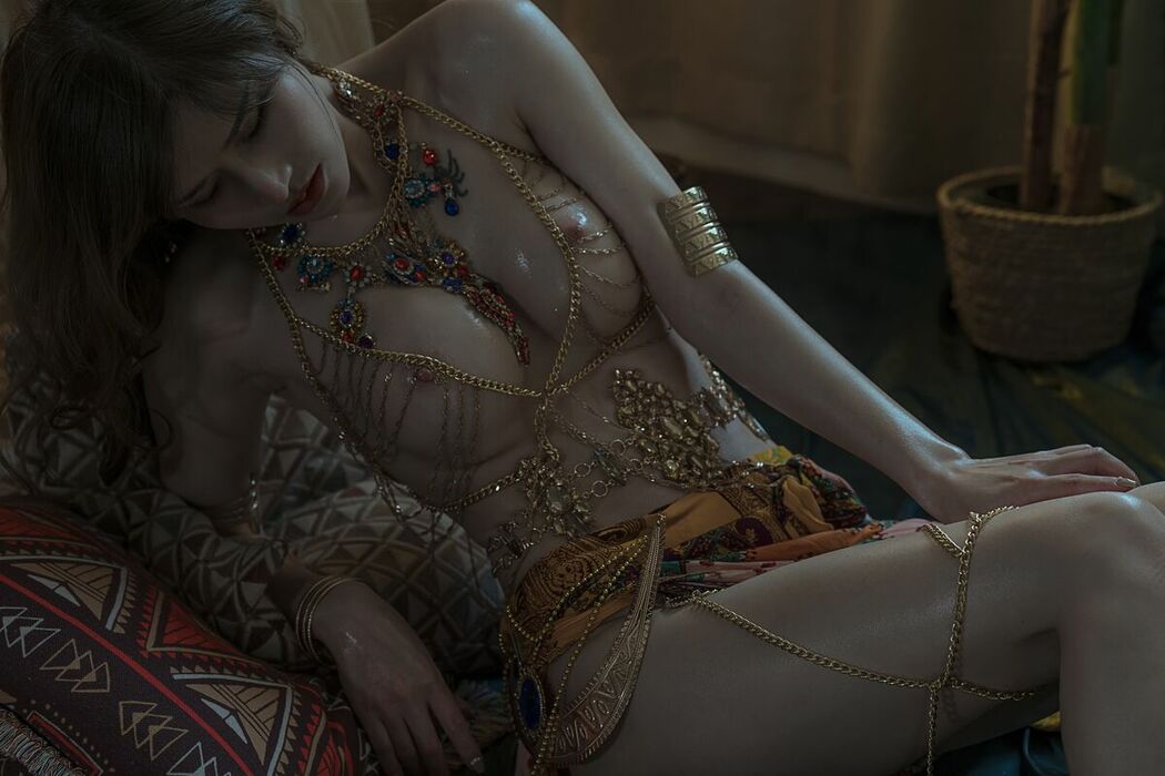 Coser@鹿八岁 – 神明少女 (44P)