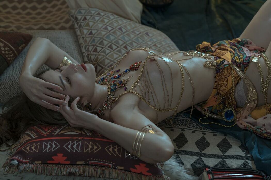 Coser@鹿八岁 – 神明少女 (44P)