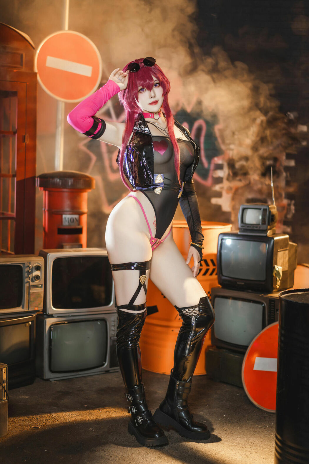 Coser@Natsuko夏夏子 – 崩坏&middot;星穹铁道 卡芙卡 朋克同人 (61P)