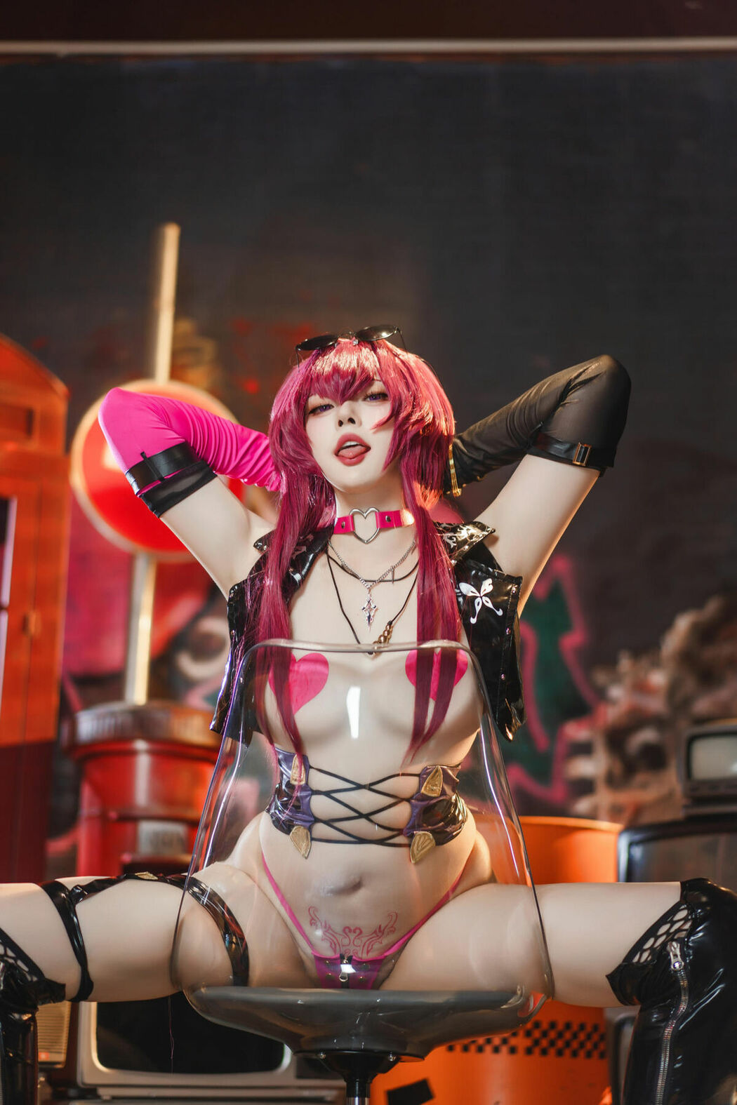 Coser@Natsuko夏夏子 – 崩坏&middot;星穹铁道 卡芙卡 朋克同人 (61P)