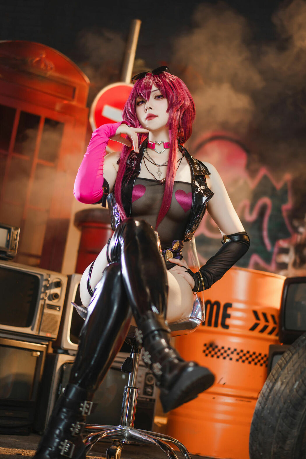 Coser@Natsuko夏夏子 – 崩坏&middot;星穹铁道 卡芙卡 朋克同人 (61P)