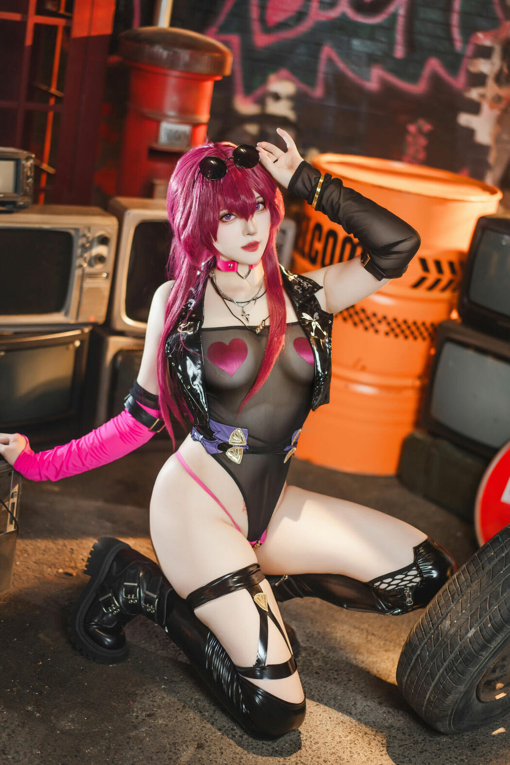 Coser@Natsuko夏夏子 – 崩坏&middot;星穹铁道 卡芙卡 朋克同人 (61P)