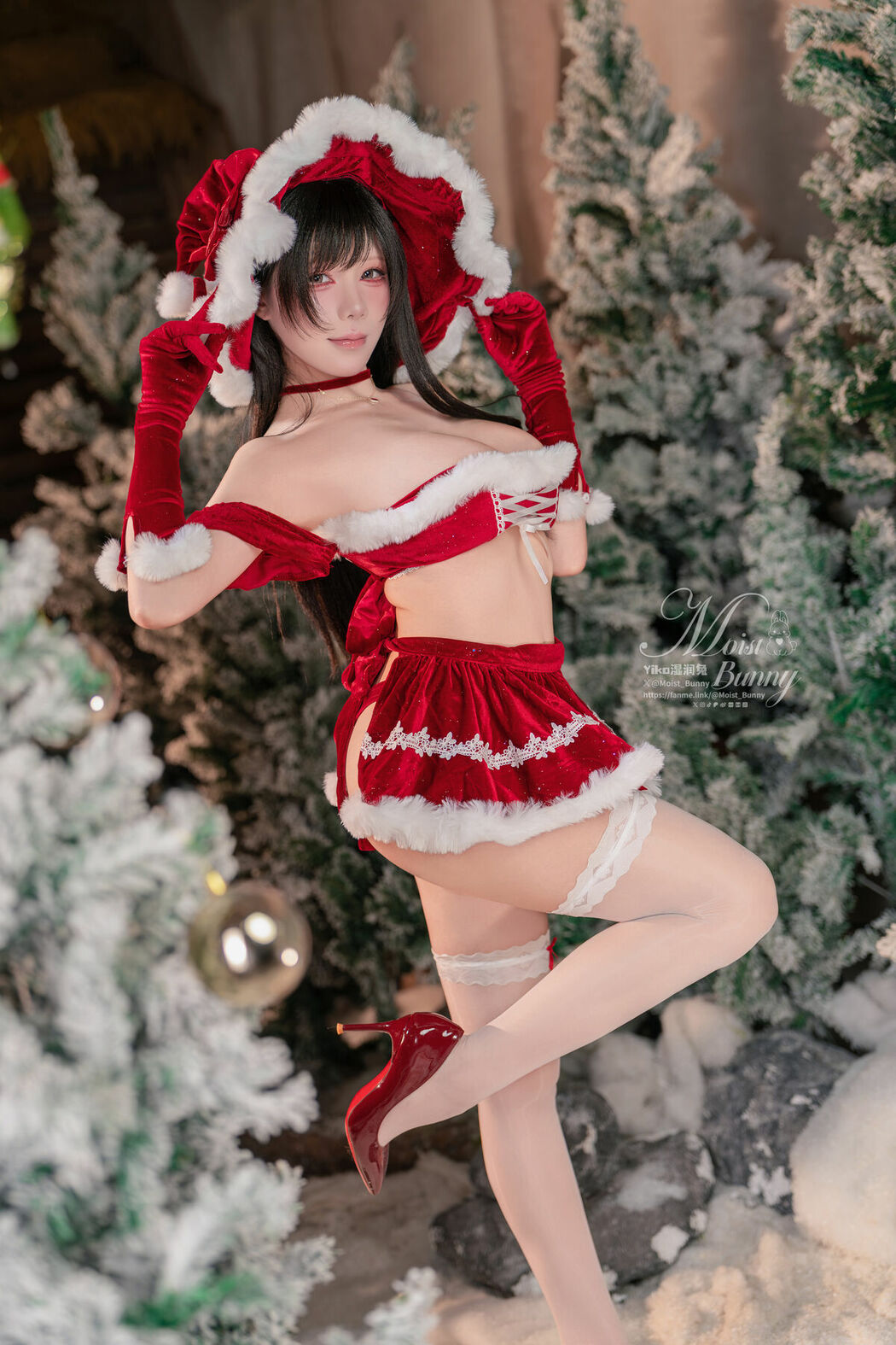 Coser@黏黏团子兔 – 12月作品 魔法圣诞星 Part01 (65P – 2V)