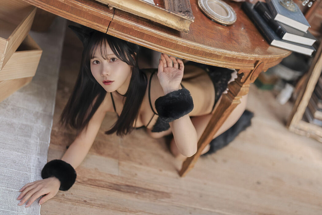 Coser@けん研 けんけん – DL写真集 KURO Animals (73P)